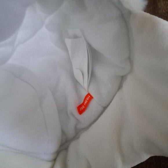 Joe Fresh NWT iridescent white winter plush puffed hat child large 10-14 - Picture 4 of 4